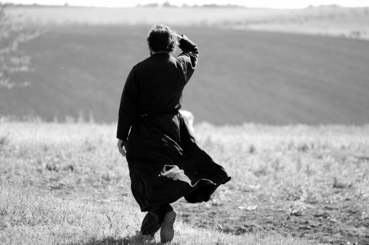 Shadows wallow in the hollow of incertitude!